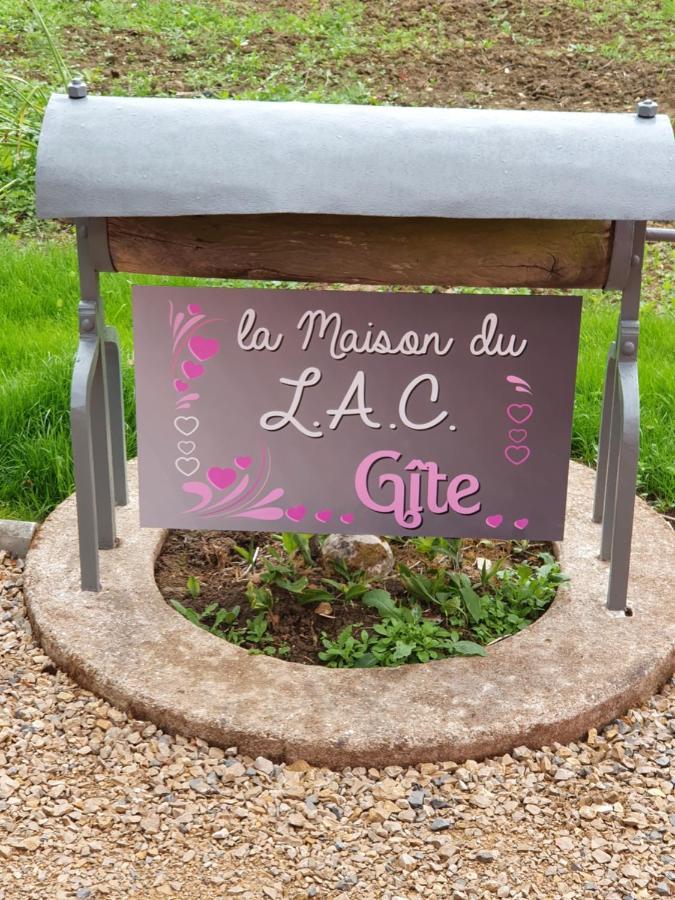 Gîte de la Maison du L.A.C Simard Extérieur photo